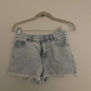 pacsun light wash denim shorts